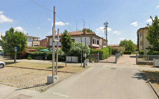 Via domenico modugno, 25 Cento (FE)
